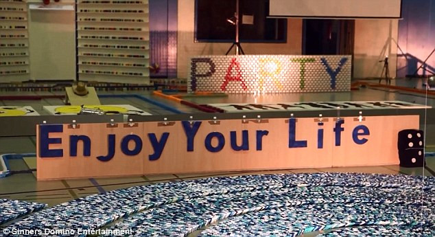 Màn trình diễn mang tên “tận hưởng cuộc sống của bạn” hấp dẫn người xem