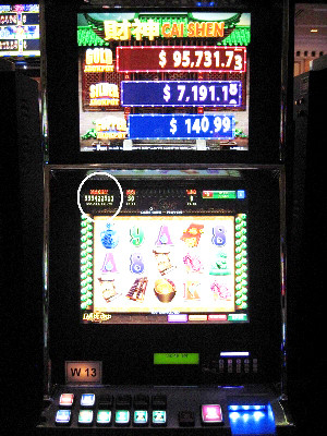 Máy số 13 thông báo kết quả ông Ly Sam trúng thưởng trên 55 triệu USD