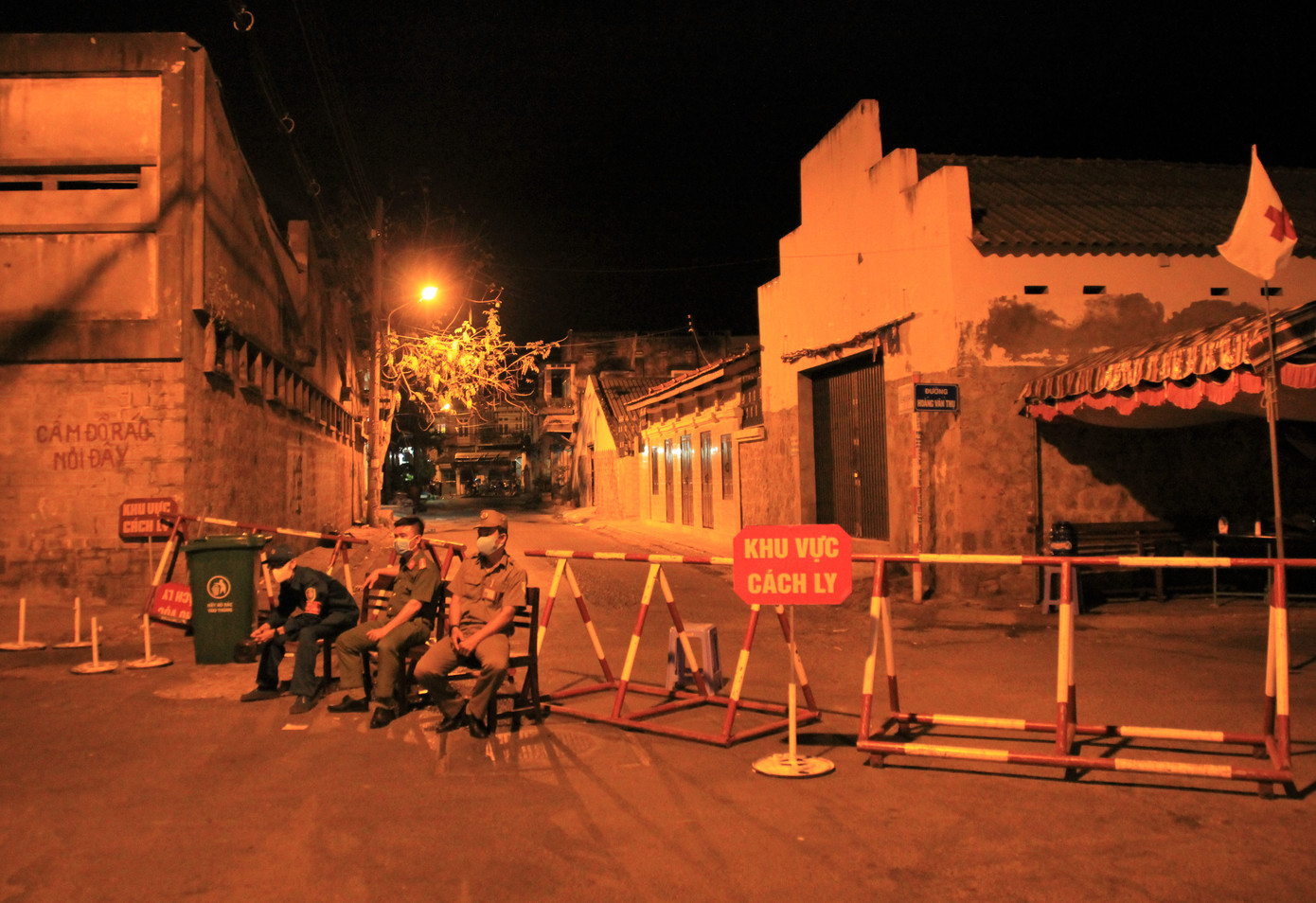 Lâm Đồng đóng cửa vũ trường, quán bar, massage, karaoke ảnh 2