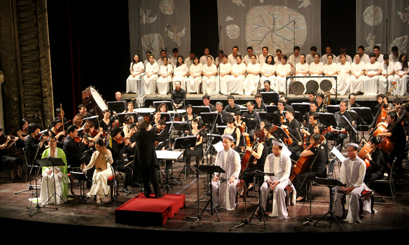 Vở Thanh xướng - Nhạc kịch có dàn nhạc giao hưởng là chủ đạo.