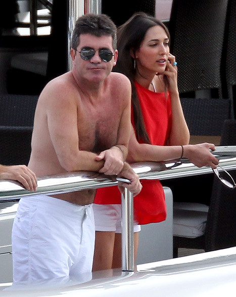 Simon Cowell và người tình mang bầu tốn giấy mực của báo giới