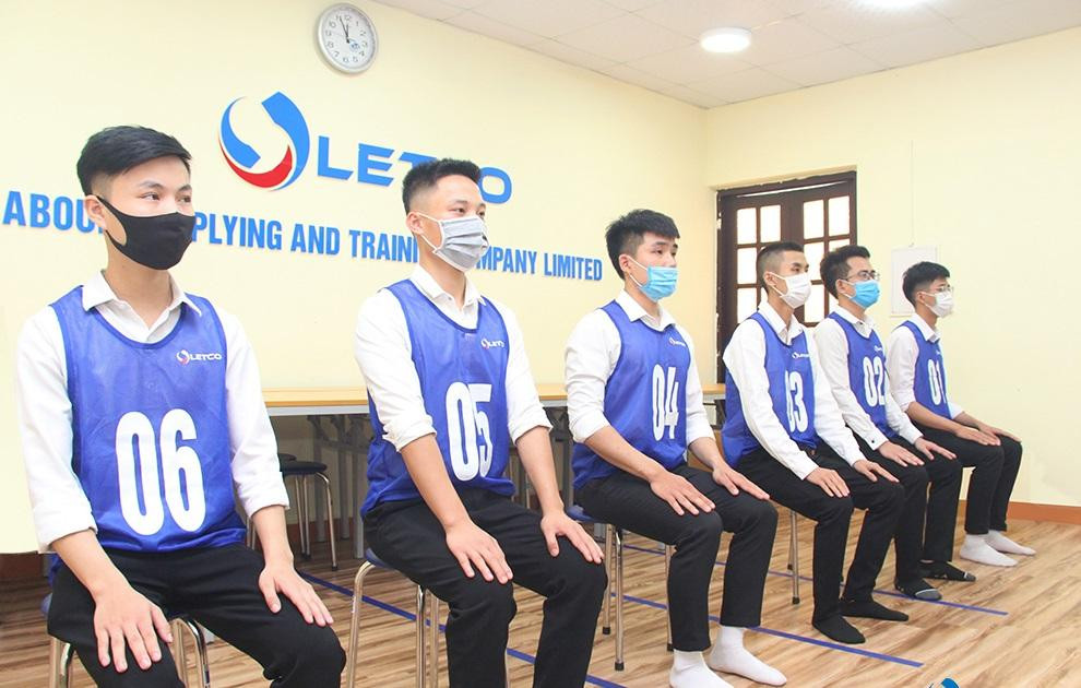 Việc tuyển dụng lao động của nhiều doanh nghiệp bị cơ quan quản lý "tuýt còi" vì vi phạm quy định (ảnh minh họa). Việc tuyển dụng lao động của nhiều doanh nghiệp bị cơ quan quản lý "tuýt còi" vì vi phạm quy định (ảnh minh họa).