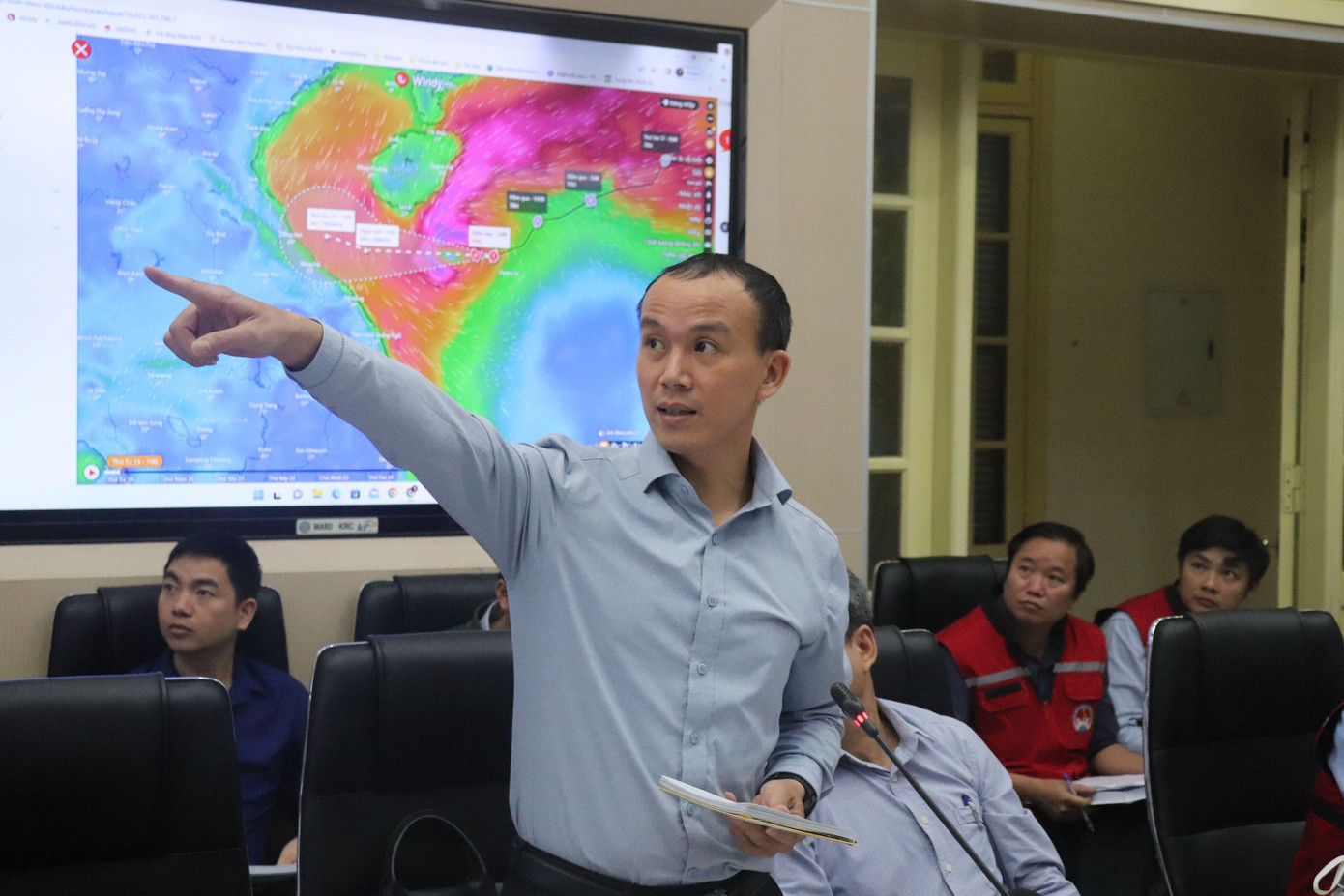 Ông Hoàng Phúc Lâm, Phó giám đốc Trung tâm Khí tượng và Thủy văn quốc gia cho biết, chiều tối và đêm nay ở Bắc Bộ và Thanh Hóa trời chuyển rét Ông Hoàng Phúc Lâm, Phó giám đốc Trung tâm Khí tượng và Thủy văn quốc gia cho biết, chiều tối và đêm nay ở Bắc Bộ và Thanh Hóa trời chuyển rét