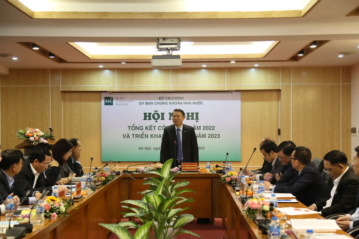 Thứ trưởng Bộ Tài chính Nguyễn Đức Chi yêu cầu Ủy ban Chứng khoán Nhà nước nâng cao chất lượng phục vụ, đảm bảo kịp thời và quy định pháp luật Thứ trưởng Bộ Tài chính Nguyễn Đức Chi yêu cầu Ủy ban Chứng khoán Nhà nước nâng cao chất lượng phục vụ, đảm bảo kịp thời và quy định pháp luật