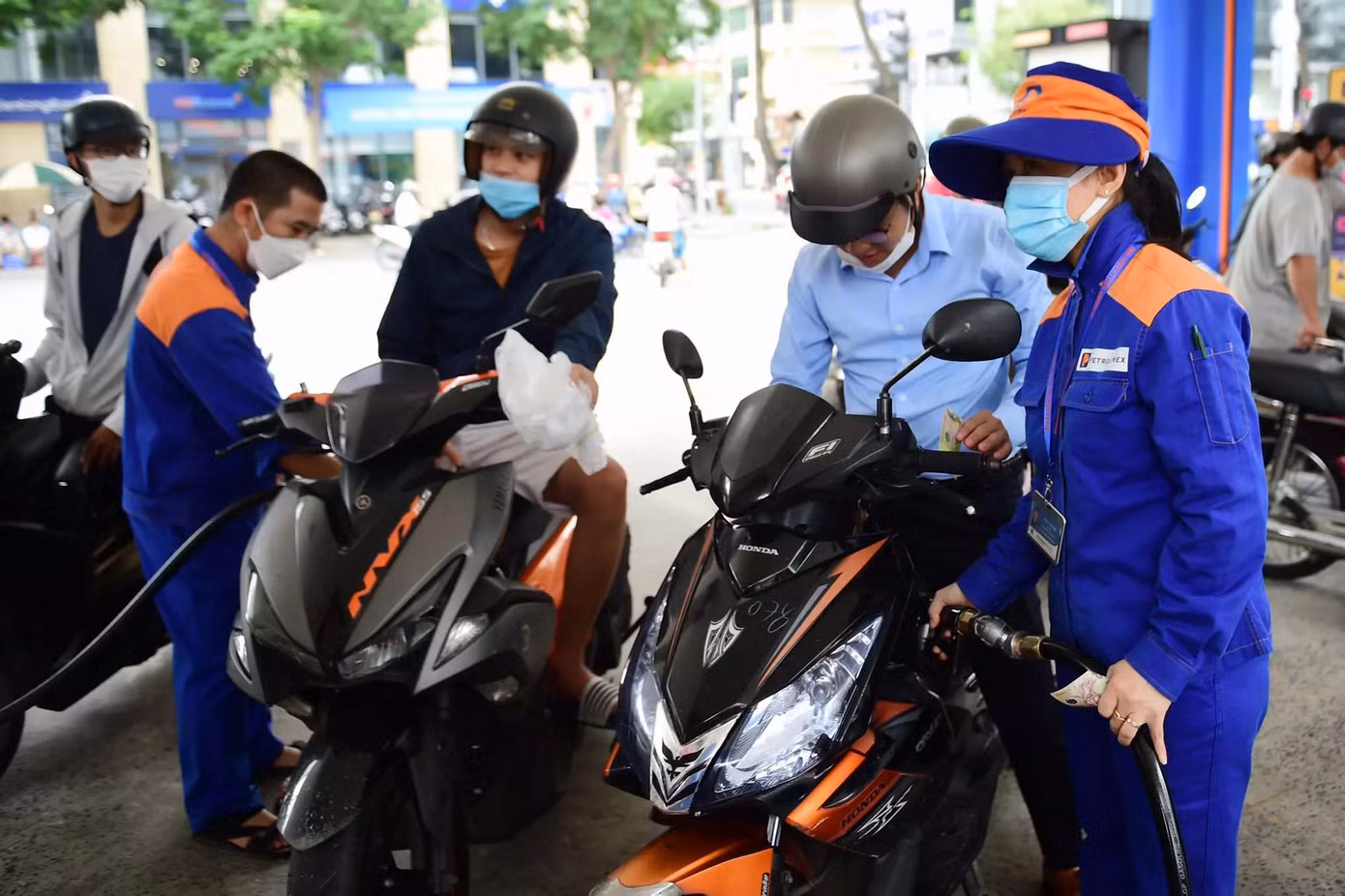 Giá xăng dầu dự báo tăng mạnh vào ngày 1/8.