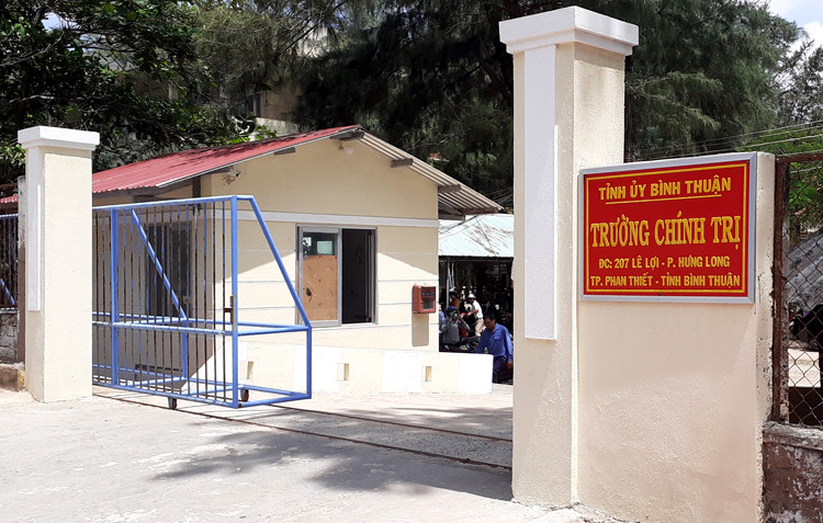 Lo 'xé rào' quy chế khi xét tuyển học bạ ảnh 3 Lo 'xé rào' quy chế khi xét tuyển học bạ ảnh 3