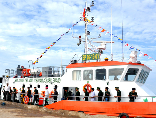 Dài 30 m và rộng 6,7 m, tàu có hàng loạt trang thiết bị hàng hải hiện đại với tổng kinh phí hơn 60 tỷ đồng. Trong đó có hệ thống vệ tinh, máy dò, máy đo thời tiết, la bàn điện, từ trường, hệ thống báo cháy tự động...