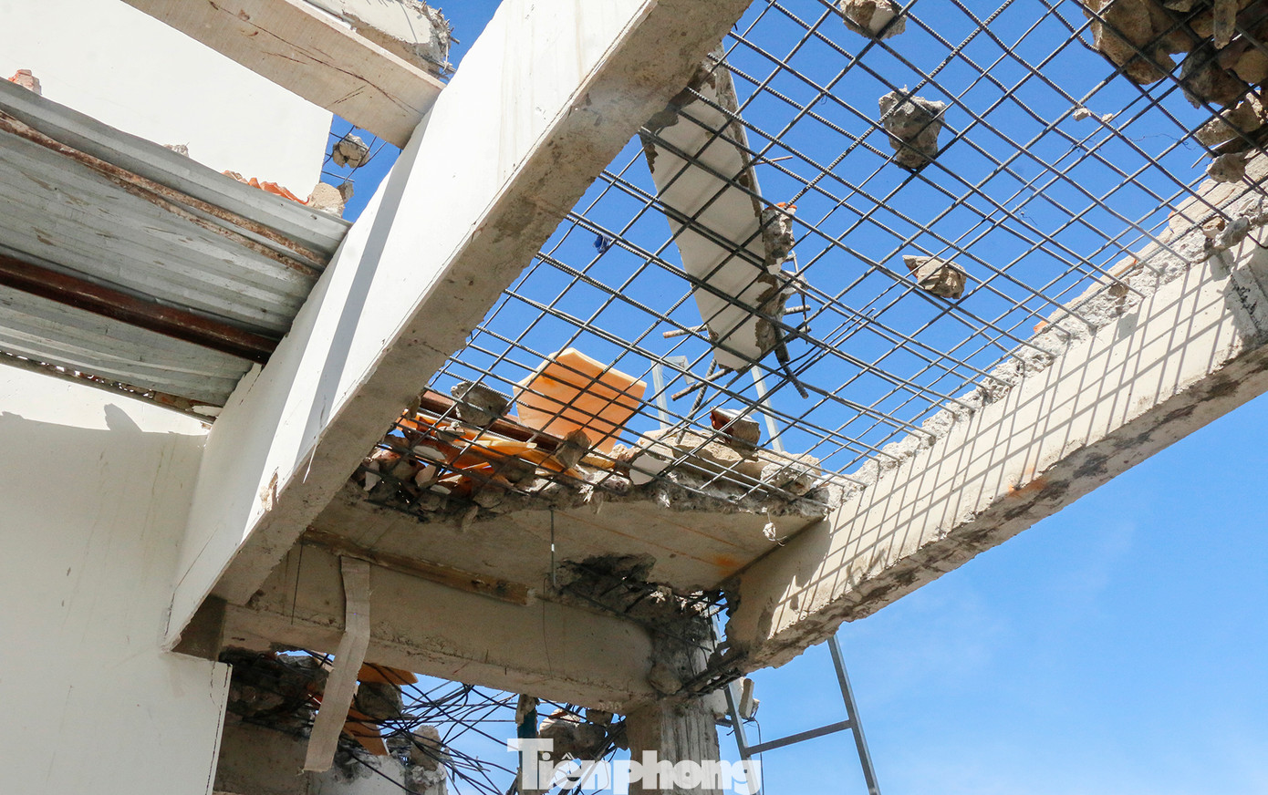 Cũng theo UBND phường Vĩnh Trường, việc cưỡng chế sẽ được thực hiện theo phương án đã được cơ quan có thẩm quyền phê duyệt trước đó.