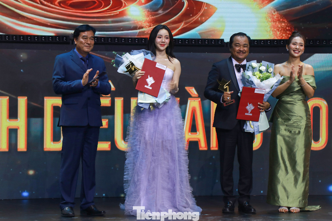 Nữ diễn viên chính xuất sắc phim truyền hình thuộc về Quỳnh Nguyễn trong phim Đừng làm mẹ cáu.