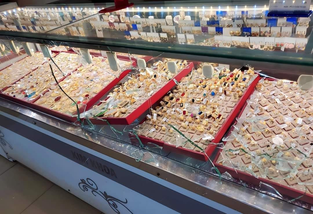 Hiện trường vụ cướp. (Ảnh: K.K). Hiện trường vụ cướp. (Ảnh: K.K).