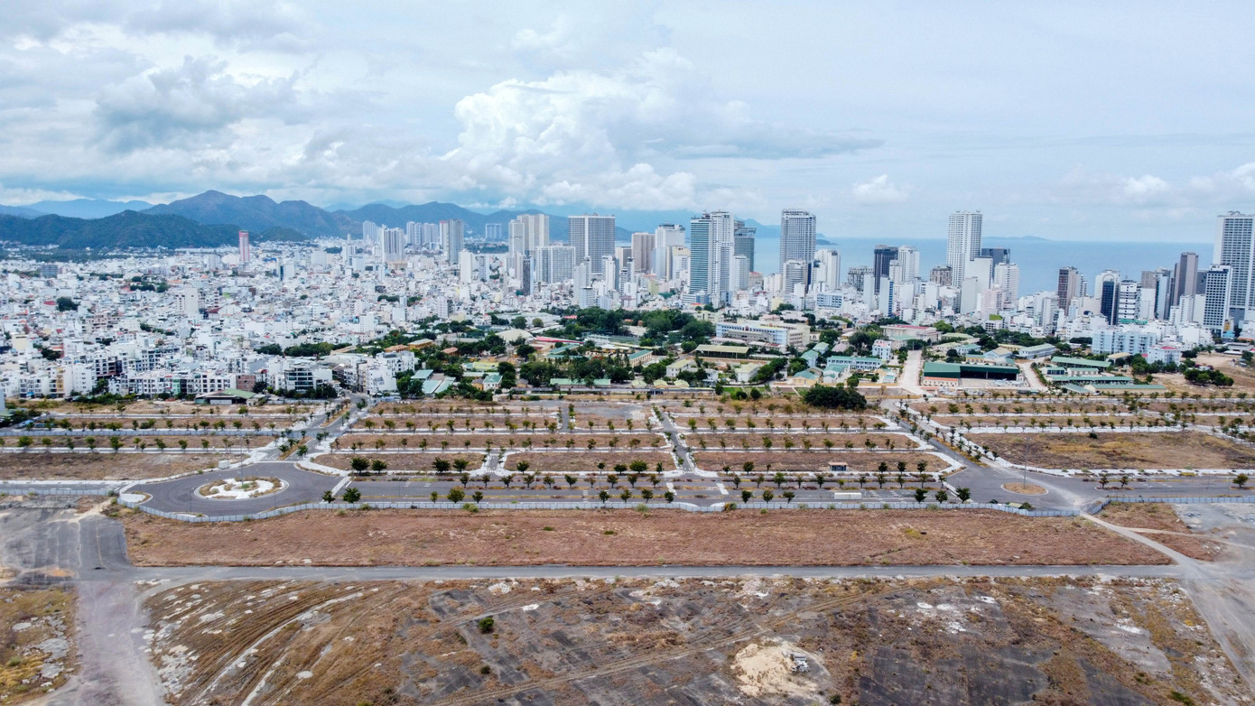 Cơ quan điều tra đã ra quyết định kết thúc việc giải quyết theo quy định của pháp luật liên quan đến việc giao đất sân bay Nha Trang cho doanh nghiệp. (Ảnh: Xuân Hoát).