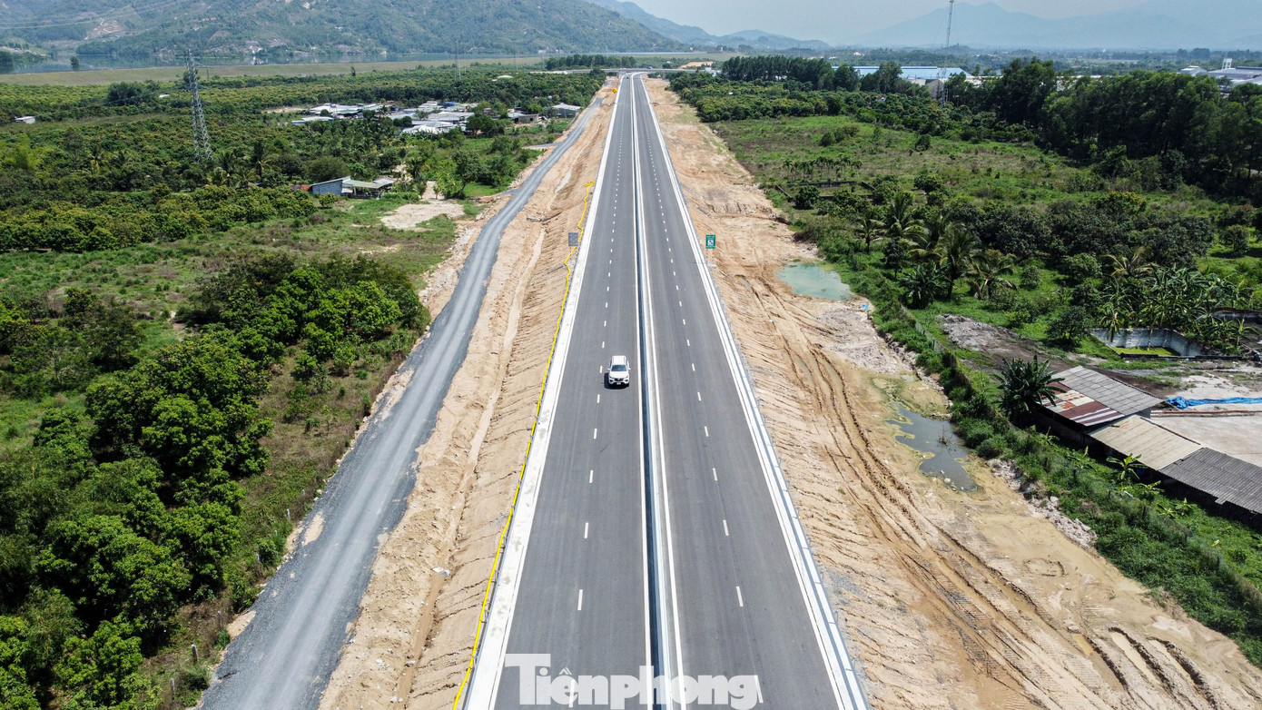 Dự kiến cao tốc đoạn Nha Trang - Cam Lâm sẽ thu phí từ tháng 11/2023. (Ảnh: Xuân Hoát) Dự kiến cao tốc đoạn Nha Trang - Cam Lâm sẽ thu phí từ tháng 11/2023. (Ảnh: Xuân Hoát)