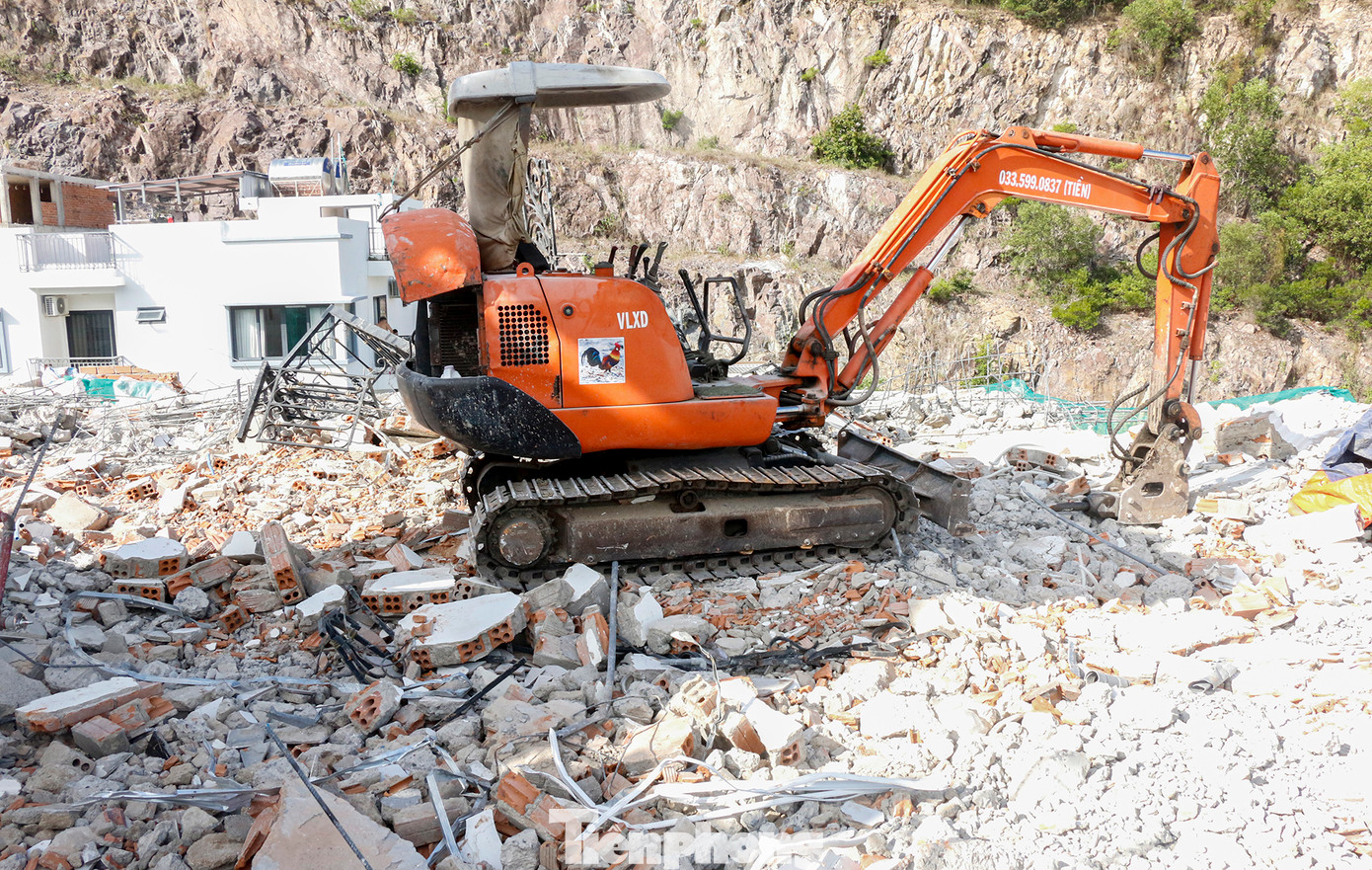 Những công trình ở dự án Khu biệt thự cao cấp Ocean View Nha Trang có các sai phạm như: xây vượt tầng, sai quy hoạch, xây sai mật độ xây dựng được cấp phép.