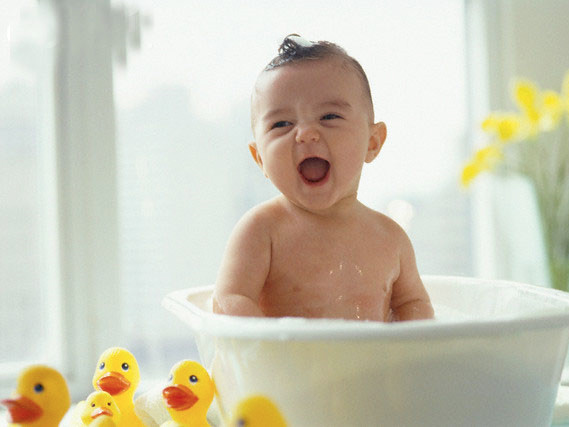 Chấn thương ở trẻ nhỏ rất dễ xảy ra nếu trẻ không được trông nom cẩn thận. Ảnh minh họa