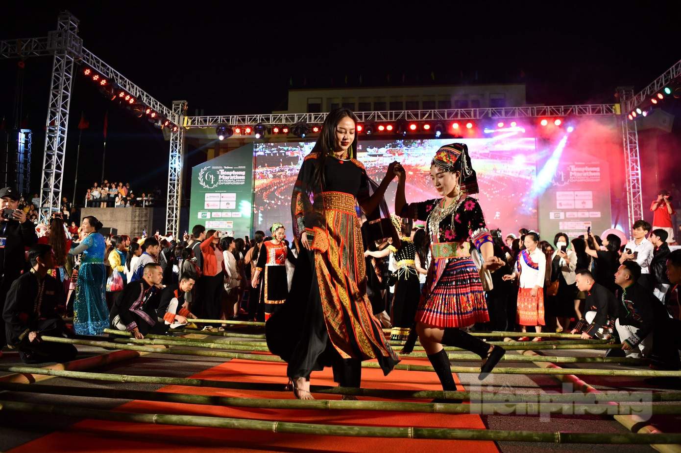 Các lễ hội, di sản văn hóa vật thể và phi vật thể là tài nguyên quan trọng để thúc đẩy du lịch.