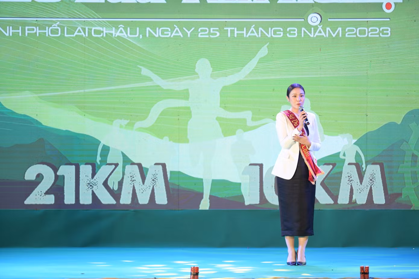 Đại sứ Du lịch Lai Châu Huỳnh Phạm Thủy Tiên ấn tượng với cảnh sắc hùng vĩ, bản sắc văn hóa và dân tộc đa dạng của Lai Châu. Cô mong mỏi du lịch Lai Châu phát huy tiềm năng, thúc đẩy du lịch phát triển trong thời gian tới. Đại sứ Du lịch Lai Châu Huỳnh Phạm Thủy Tiên ấn tượng với cảnh sắc hùng vĩ, bản sắc văn hóa và dân tộc đa dạng của Lai Châu. Cô mong mỏi du lịch Lai Châu phát huy tiềm năng, thúc đẩy du lịch phát triển trong thời gian tới.