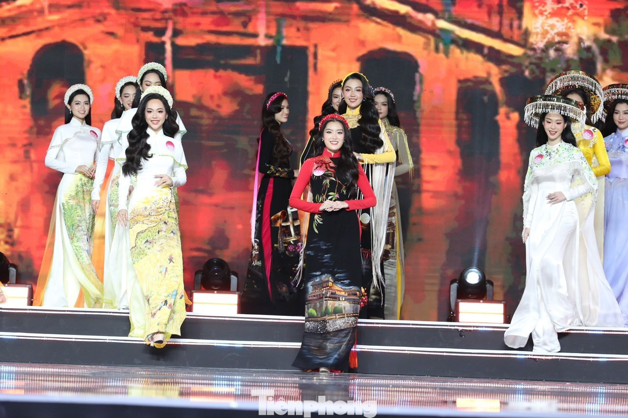 Bộ trưởng VHTTDL khẳng định các cuộc thi người đẹp, người mẫu khi được tổ chức đúng quy định sẽ góp phần thúc đẩy các hoạt động văn hóa, du lịch tại địa phương.