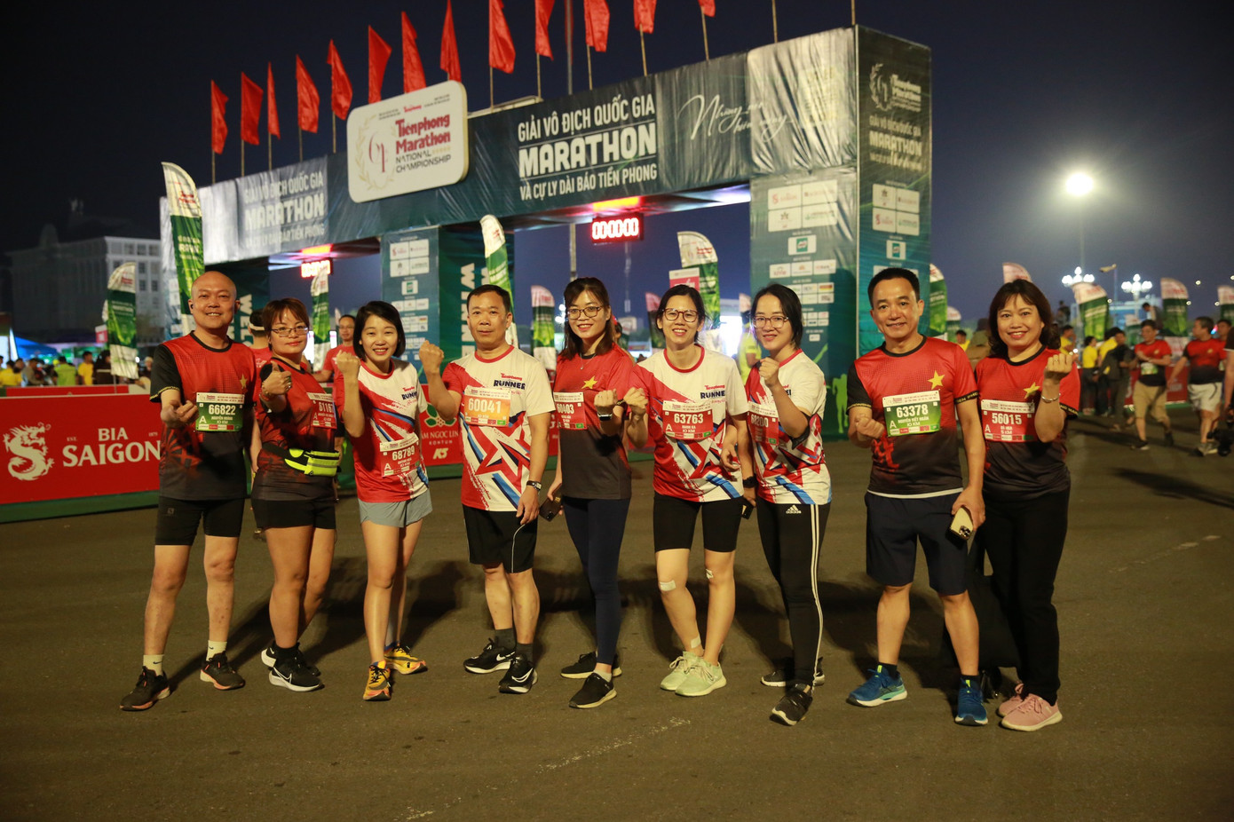 Công việc bận rộn không làm vơi bớt tình yêu thể dục, thể thao, nhiều cán bộ, nhân viên báo Tiền Phong thu xếp công việc tự luyện tập để chuẩn bị cho giải đấu. Trước khi chính thức ra mắt CLB Tiền Phong runners, báo Tiền Phong từng có những cán bộ, phóng viên chinh phục nhiều giải chạy. Ảnh: Trọng Tài.