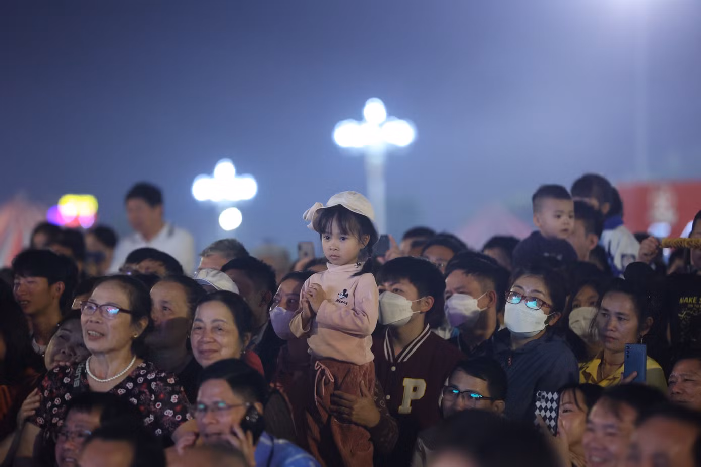 Hàng nghìn vận động viên, du khách và đồng bào Lai Châu rạng rỡ trong chương trình nghệ thuật chào mừng Tiền Phong Marathon 2023. Hàng nghìn vận động viên, du khách và đồng bào Lai Châu rạng rỡ trong chương trình nghệ thuật chào mừng Tiền Phong Marathon 2023.