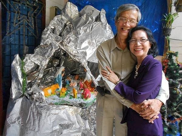 Tình yêu đẹp sau 38 năm của bố mẹ là tấm gương lớn cho con cái soi mình vào