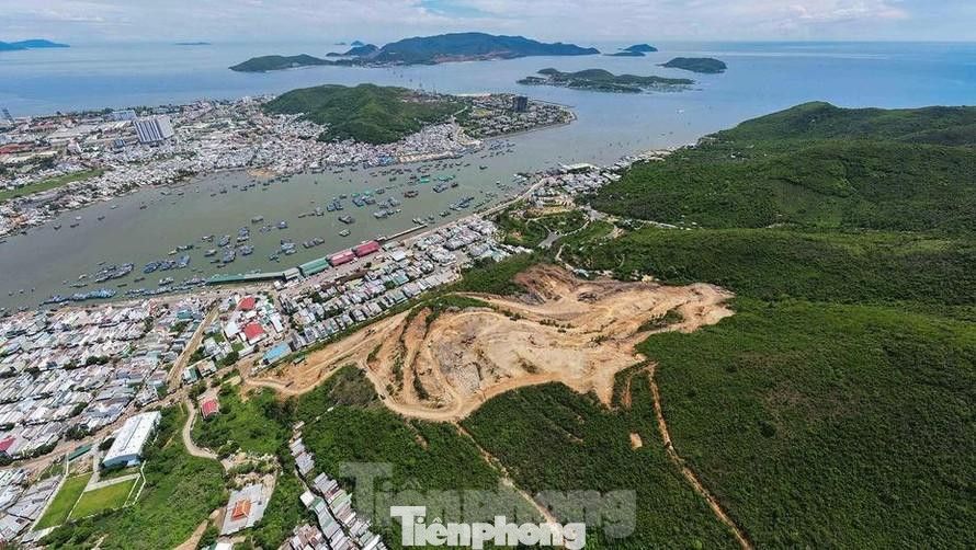 Việc nổ mìn thi công dự án Haborizon Nha Trang làm dân "bất an". Việc nổ mìn thi công dự án Haborizon Nha Trang làm dân "bất an".