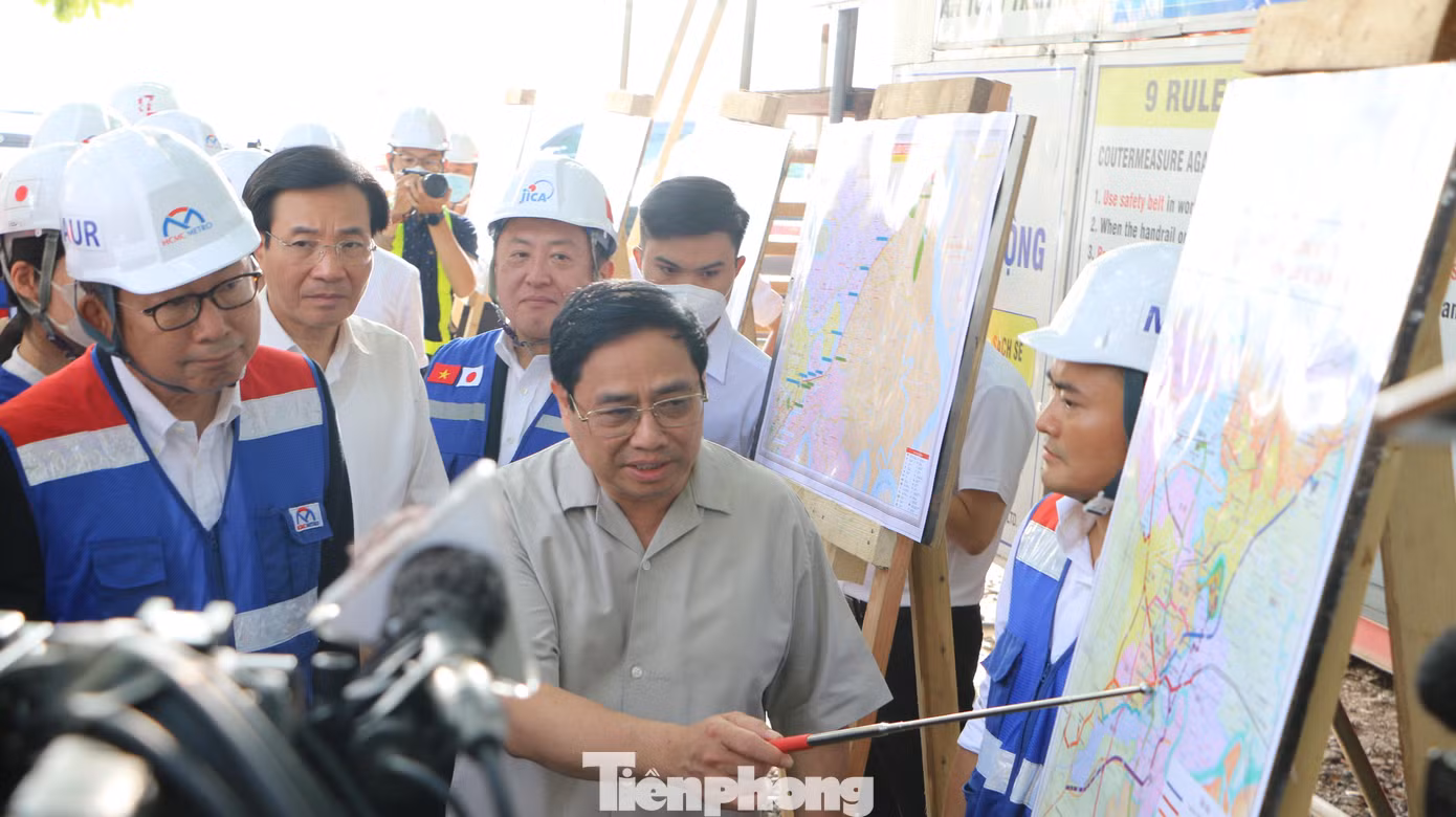 Thủ tướng Phạm Minh Chính chỉ đạo TPHCM cần tập trung hoàn thành tuyến metro số 1, đồng thời thúc đẩy triển khai nhanh tuyến 3A (Bến Thành- Tân Kiên), từ đó nghiên cứu kéo dài tuyến metro từ Bình Chánh đi Cần Thơ,...