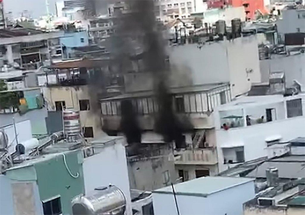 Hiện trường vụ cháy nằm trong hẻm sâu.