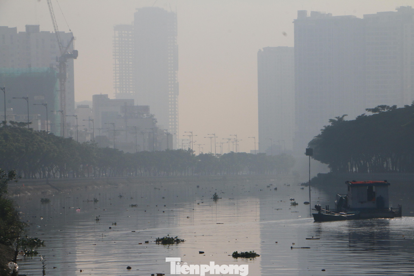 Khu vực kênh Bến Nghé (quận 1) vào sáng 22/7.