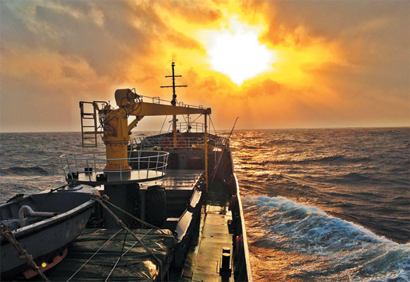 Bình minh trên biển