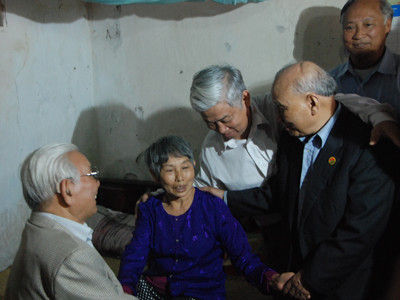 Ông Nguyễn Anh Liên thăm hỏi cựu TNXP Thanh Hóa . Ông Nguyễn Anh Liên thăm hỏi cựu TNXP Thanh Hóa