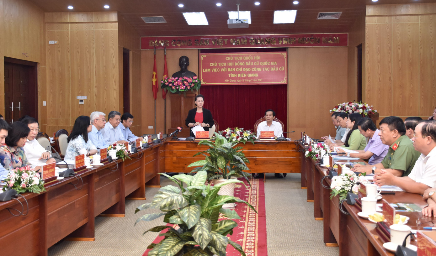 Chủ tịch Quốc hội làm việc với Ban Chỉ đạo công tác bầu cử tỉnh Kiên Giang ảnh 1