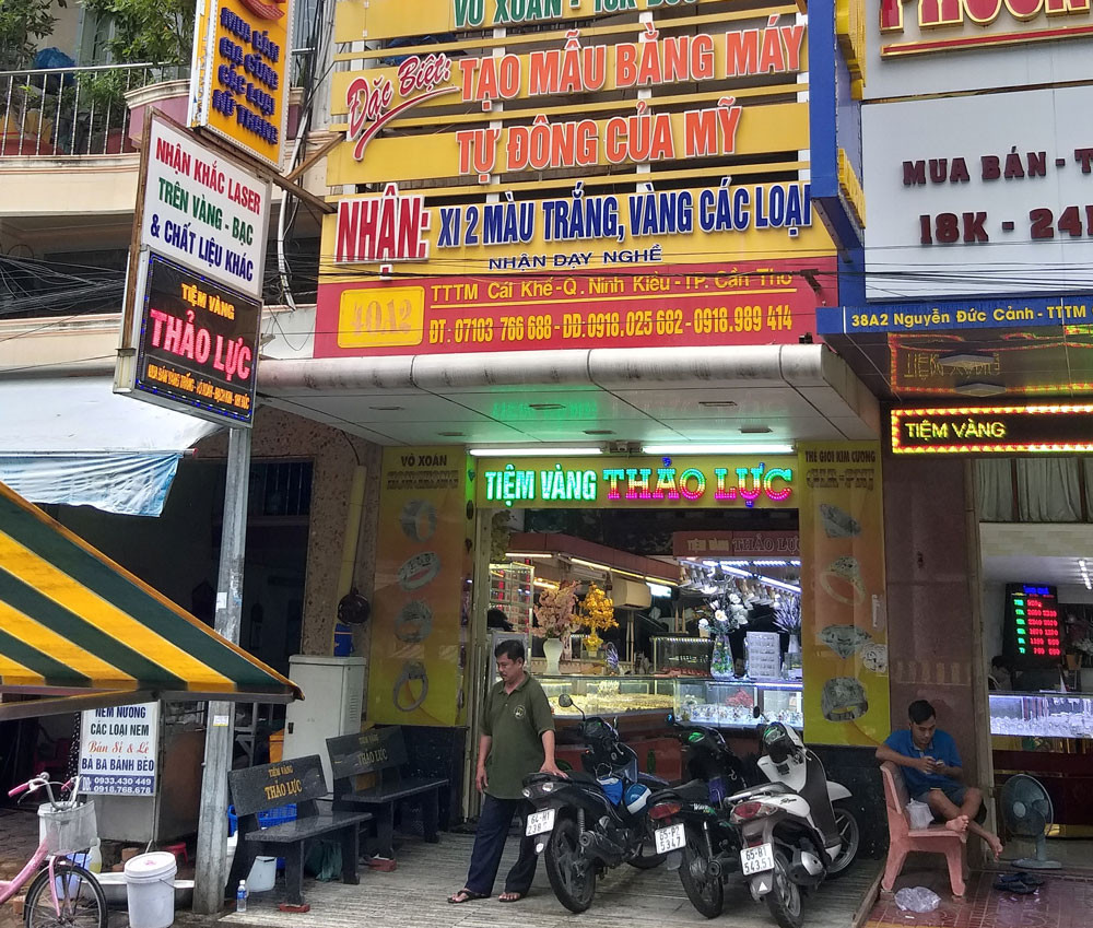 Cần Thơ trả 20 viên kim cương cho chủ tiệm vàng đổi 100 USD ảnh 2