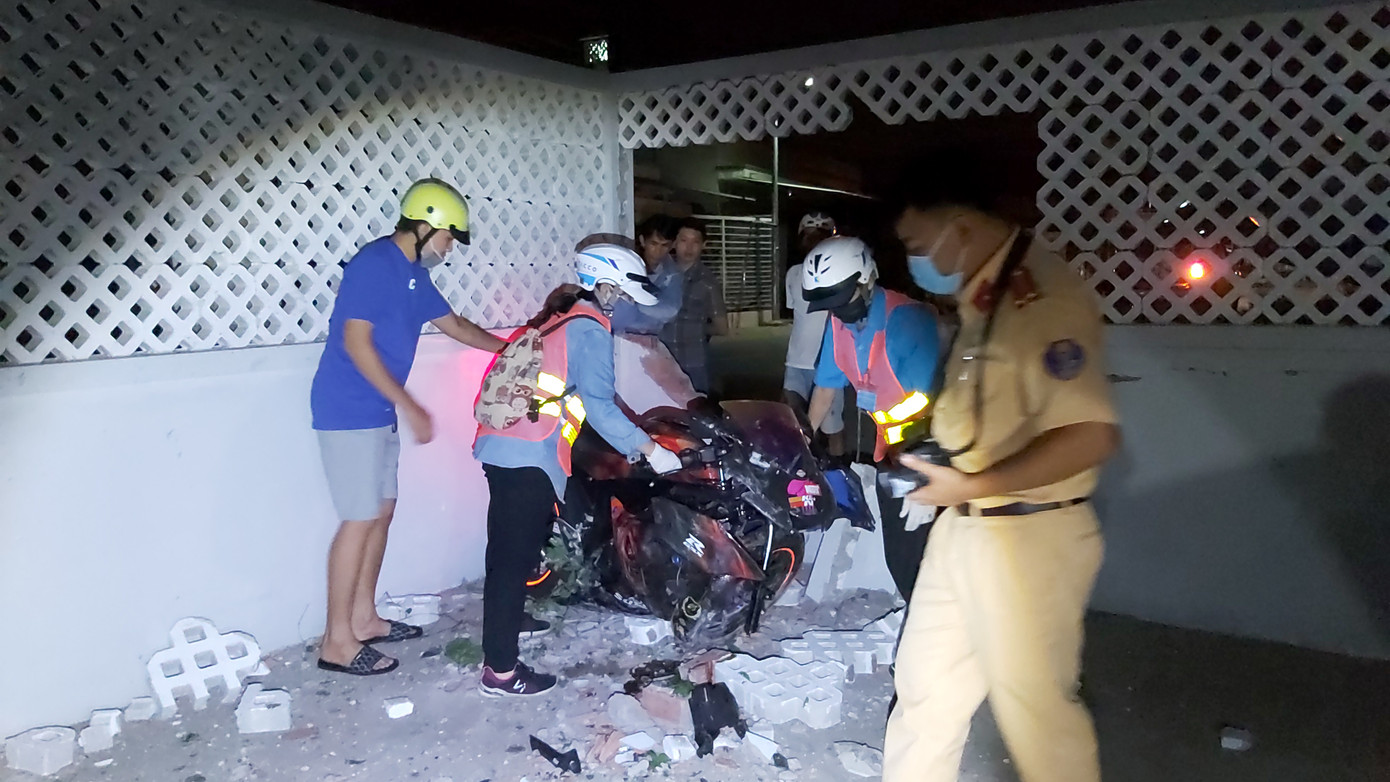 Nam thanh niên tử vong sau cú tông sập tường nhà dân ảnh 1