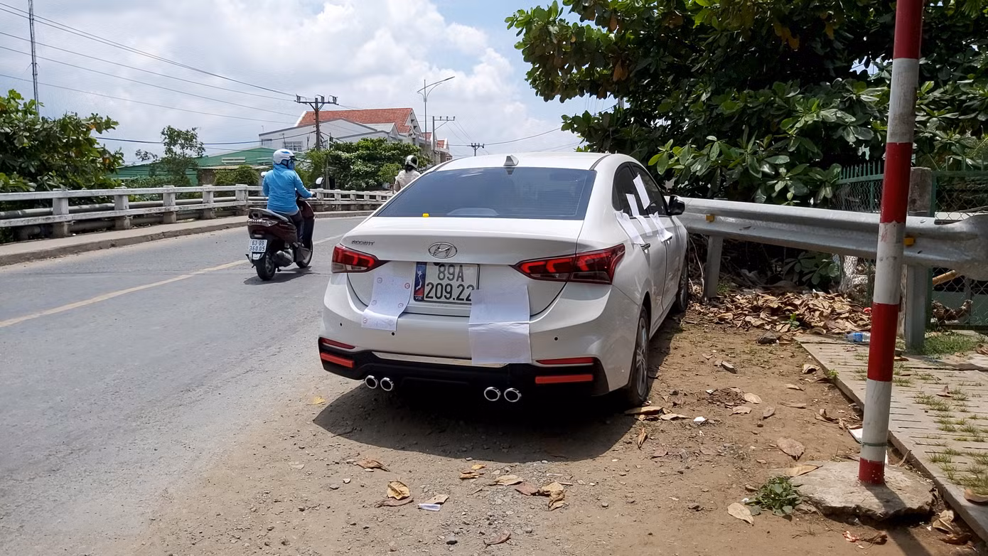 Truy đuổi gần 4km bắt xe 'điên' gây tai nạn bỏ chạy ảnh 3