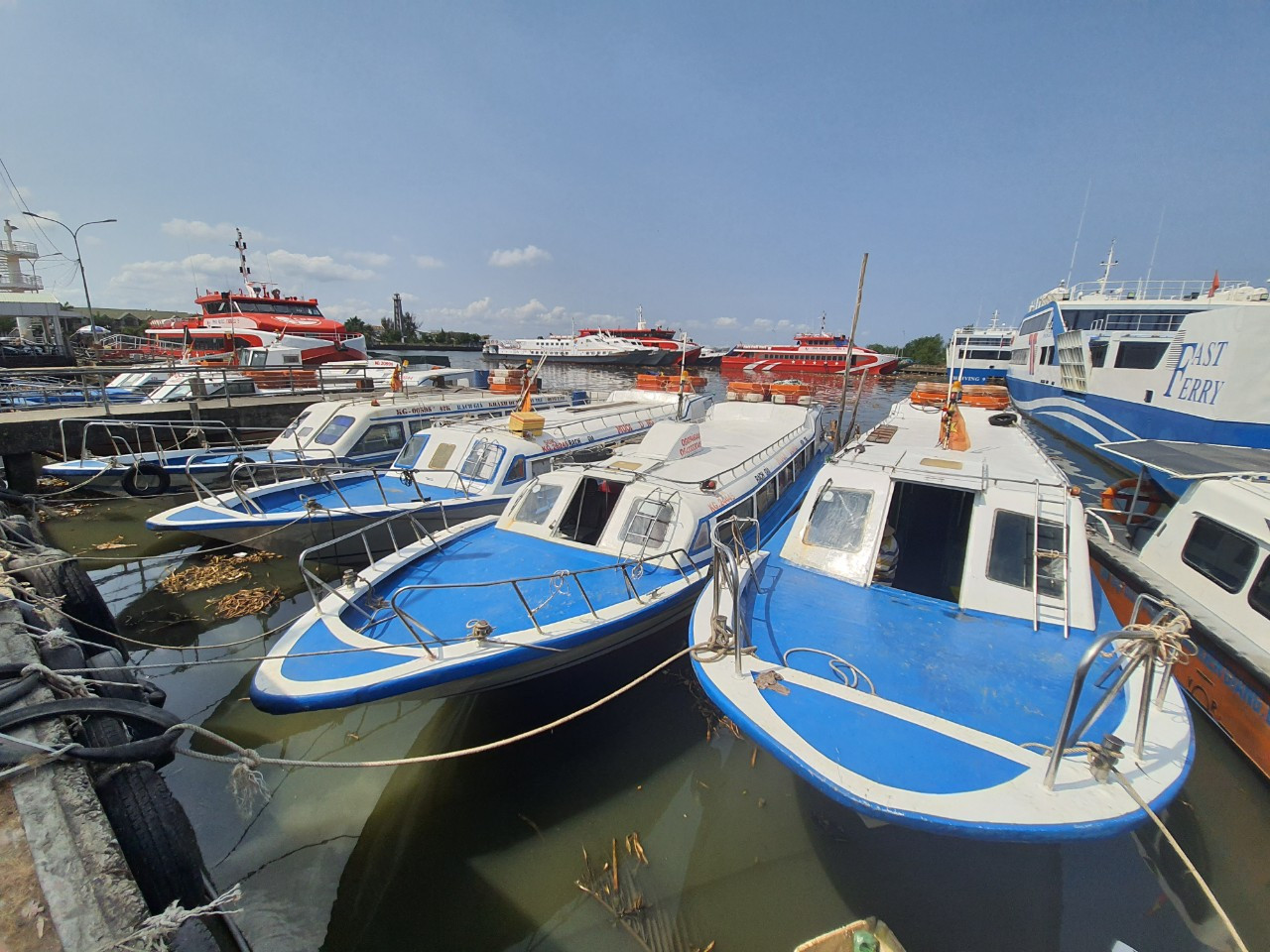 Cách ly xã hội ở TPHCM, tai nạn giao thông... tăng ảnh 2