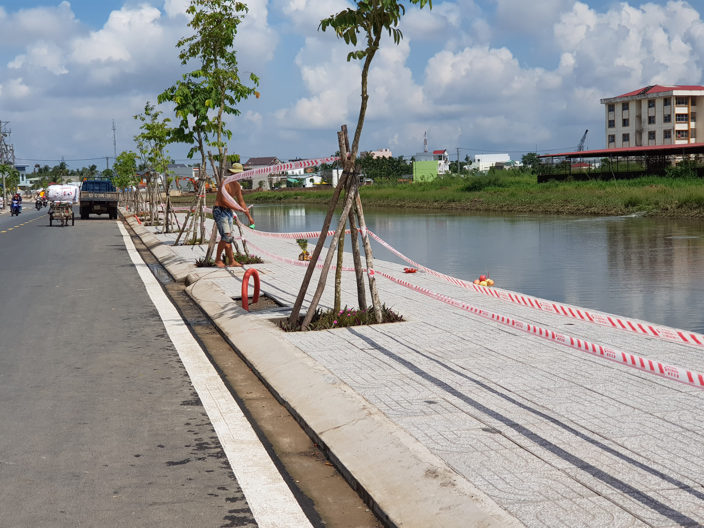 Người phụ nữ đuối nước do triều cường, bỏ lại mẹ già và con đang ăn học ảnh 2