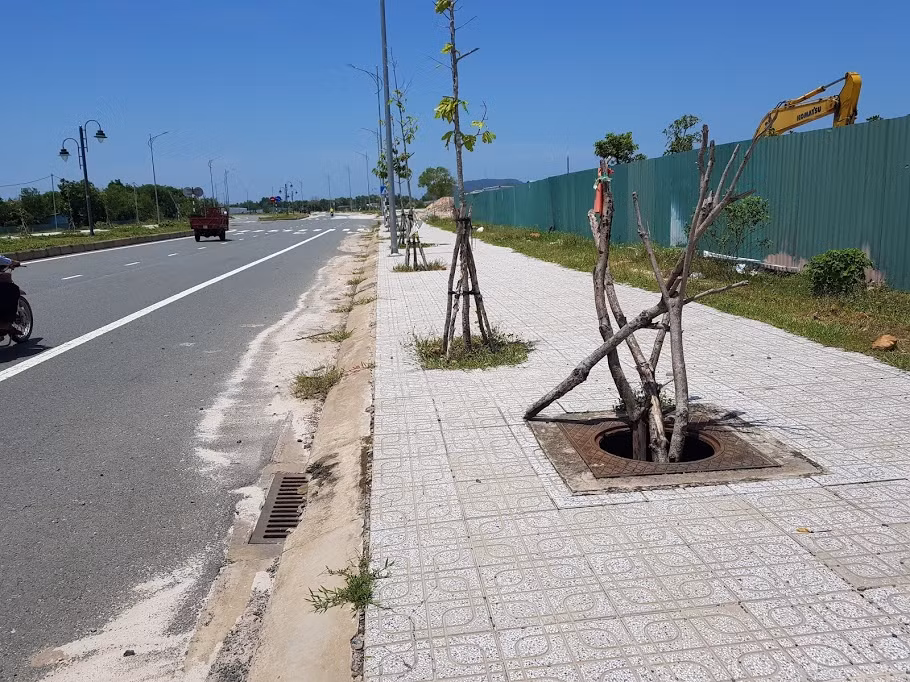 Hàng trăm nắp cống trên tuyến đường đẹp nhất đảo Phú Quốc bị trộm cắp ảnh 4