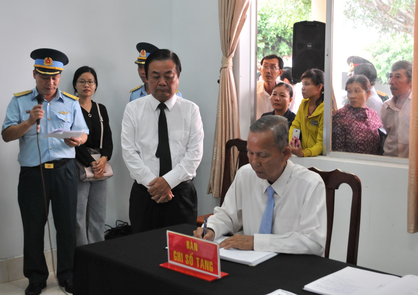  Những lời tiếc thương vĩnh biệt Anh hùng phi công Nguyễn Văn Bảy tại quê nhà ảnh 4