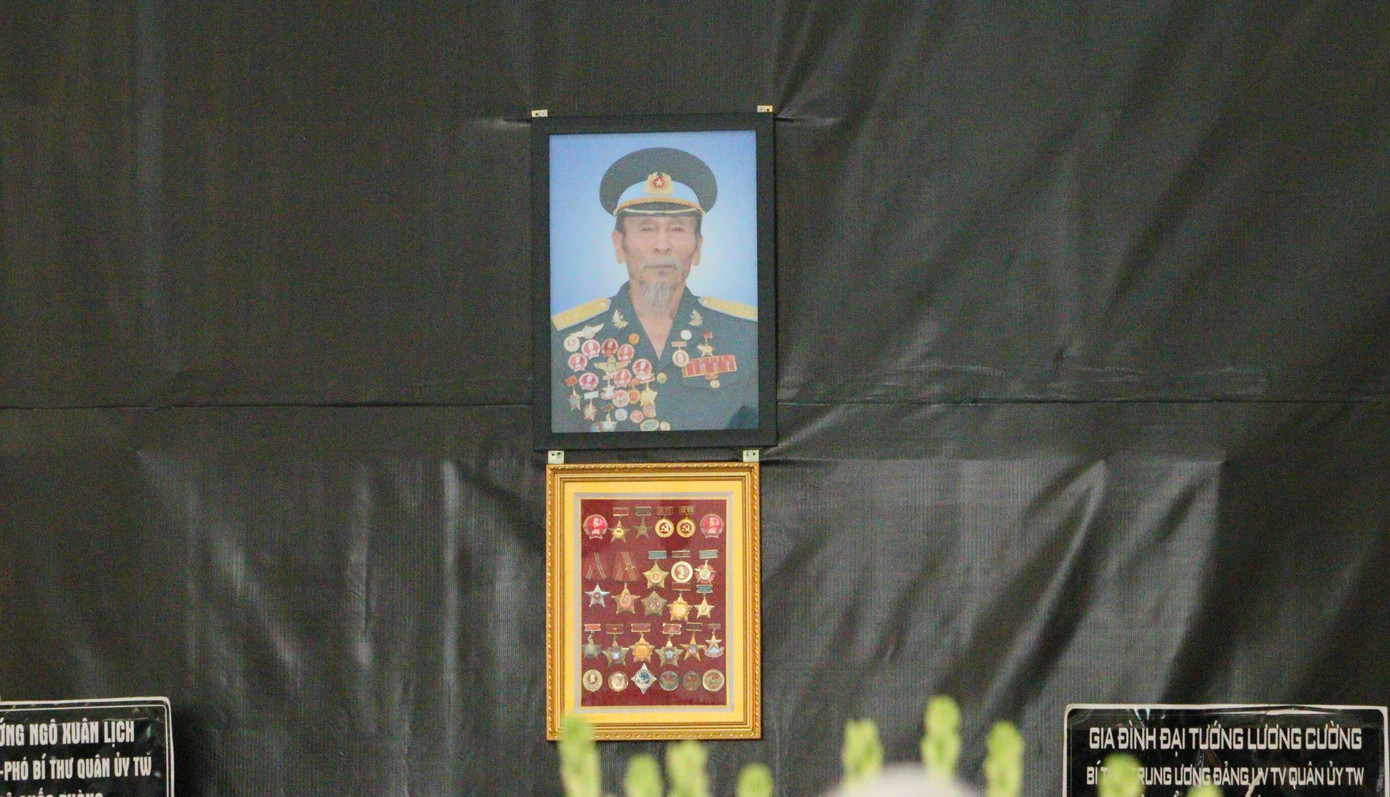  Những lời tiếc thương vĩnh biệt Anh hùng phi công Nguyễn Văn Bảy tại quê nhà ảnh 8