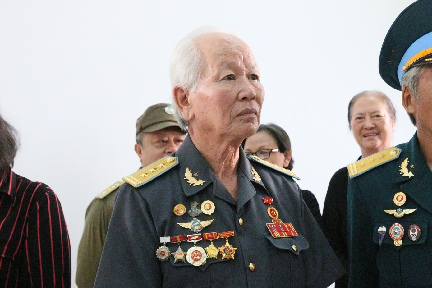  Những lời tiếc thương vĩnh biệt Anh hùng phi công Nguyễn Văn Bảy tại quê nhà ảnh 6