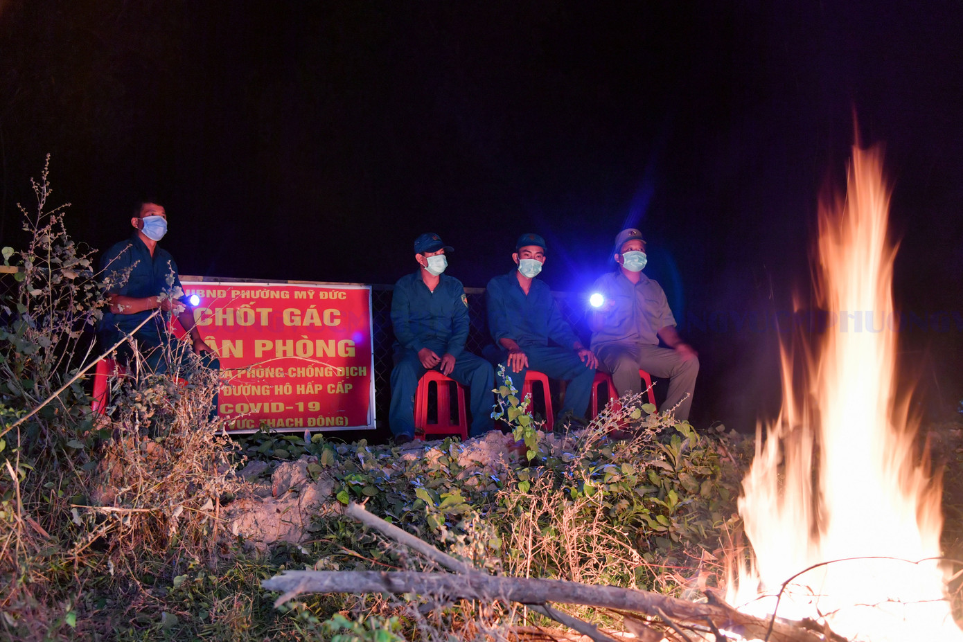 Đón xuân trên vùng biên, coi chốt chống dịch như nhà ảnh 1