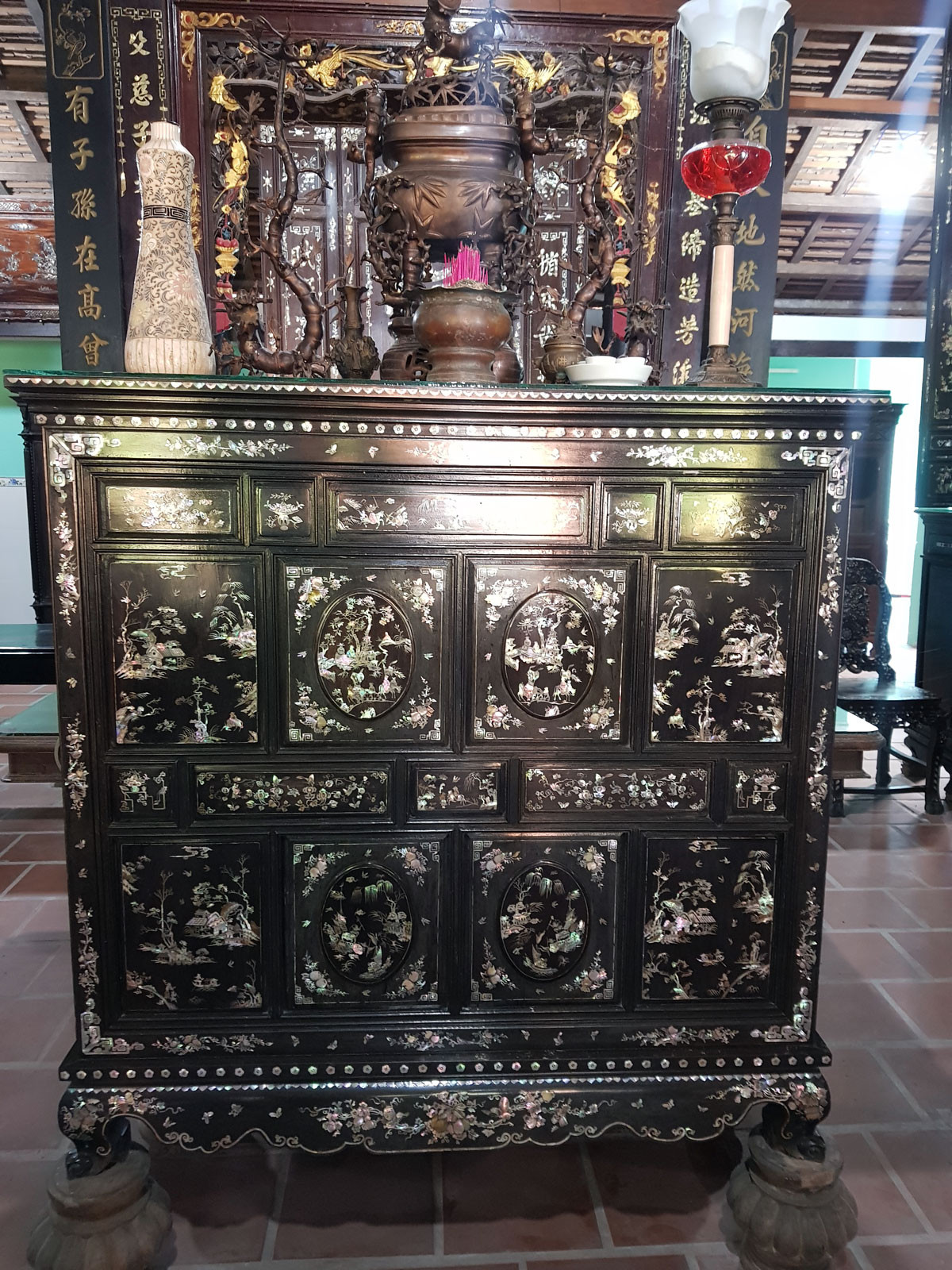 Độc đáo chiếc giường cổ có giá bạc tỷ ở Đồng Tháp ảnh 10