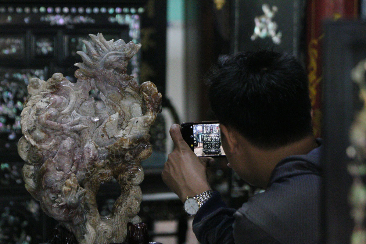 Độc đáo chiếc giường cổ có giá bạc tỷ ở Đồng Tháp ảnh 18