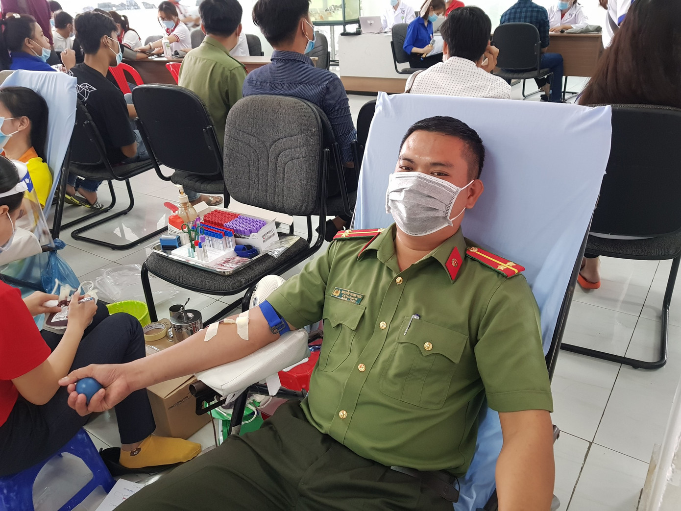 Trung uý công an 22 lần hiến máu ảnh 1