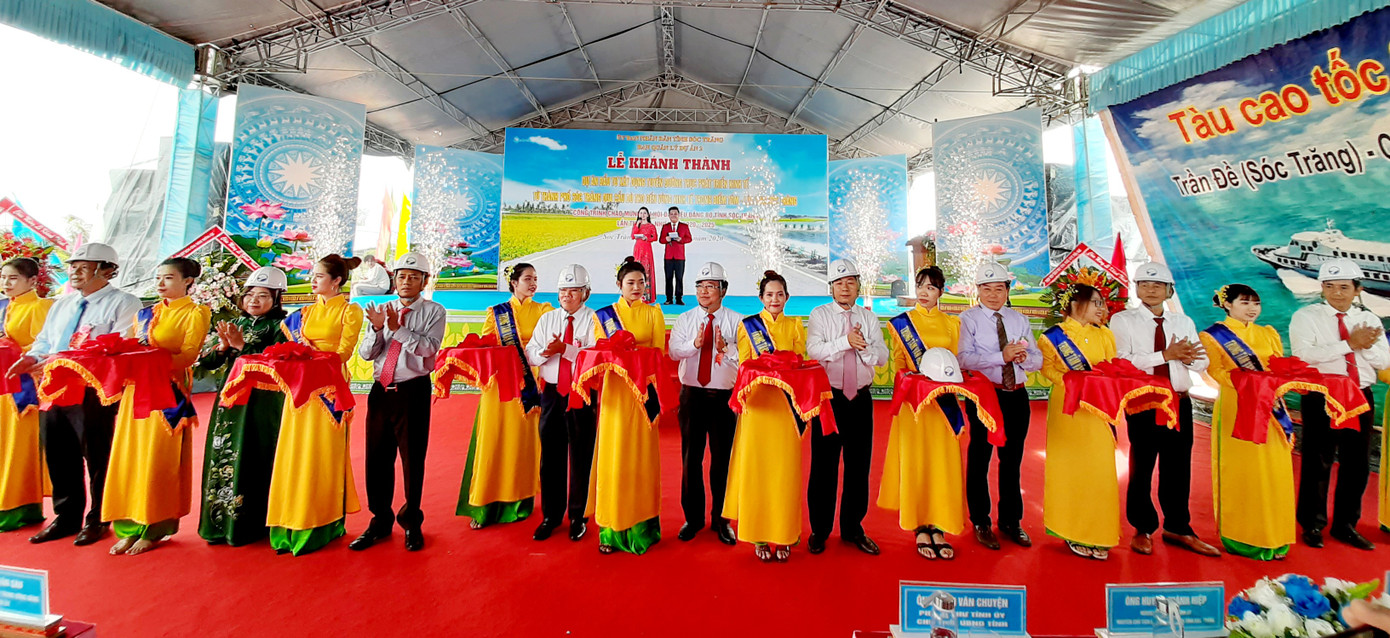 Khánh thành tuyến đường trục phát triển kinh tế gần 1.200 tỷ ở Sóc Trăng ảnh 1