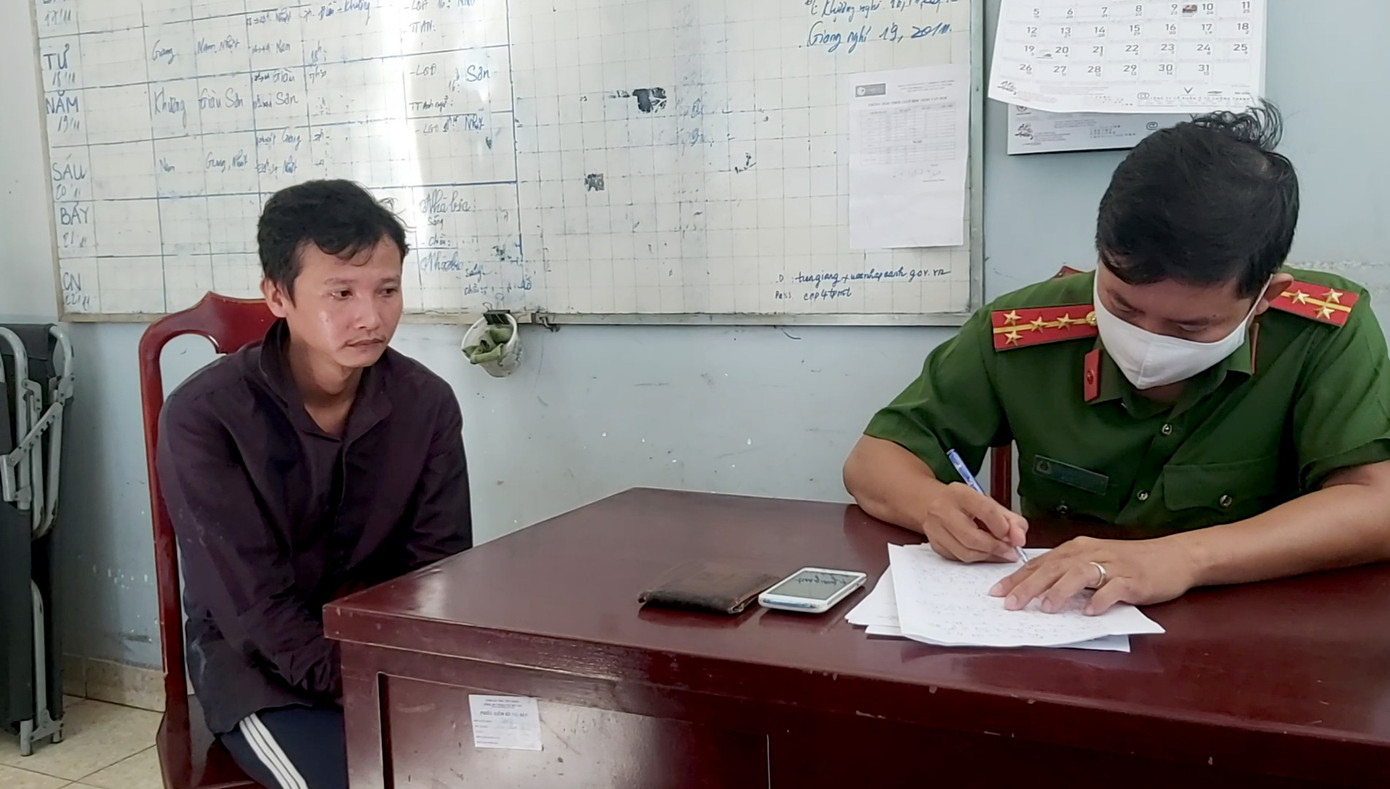 Bắt đối tượng cướp túi xách của cô giáo ngày 20-11 ảnh 1