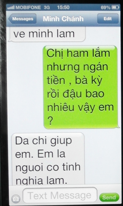 Bà Chung Ngọc Nhi đã nhắn tin hỏi Minh Chánh giá ngôi vị Hoa hậu Phu nhân Người Việt Thế giới đã bán cho Thu Hoài và vờ hỏi xem nếu bà đi thi Hoa hậu Phu nhân Người Việt Thế giới lần sau, Minh Chánh có bán giải cho mình giá 