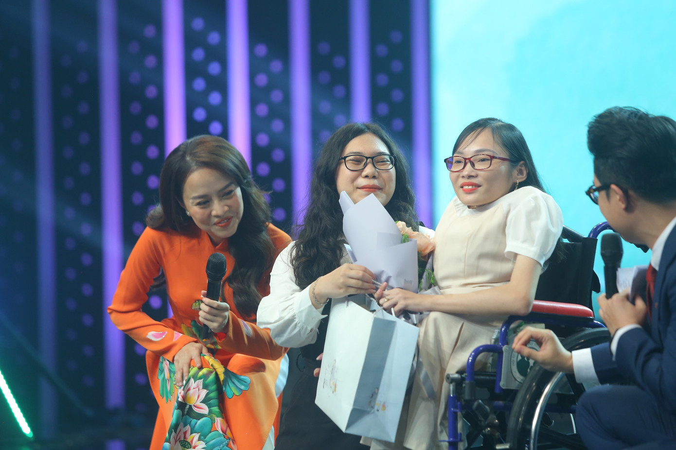 Tuyên dương 10 Gương mặt trẻ Việt Nam tiêu biểu năm 2022 ảnh 45