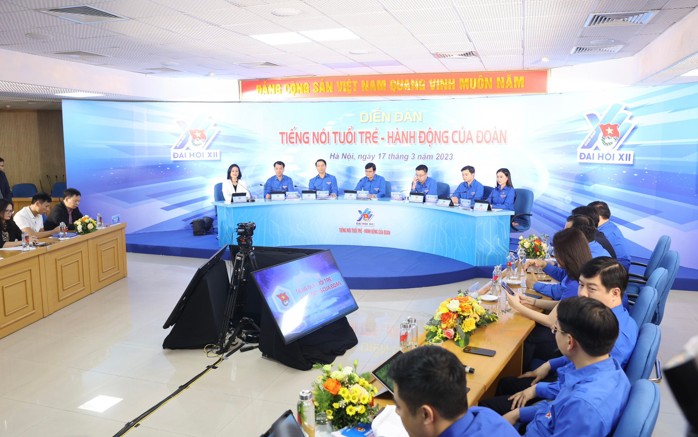 Mong bạn trẻ tiên phong trên tất cả các lĩnh vực, trên những mặt trận gian khó nhất ảnh 4