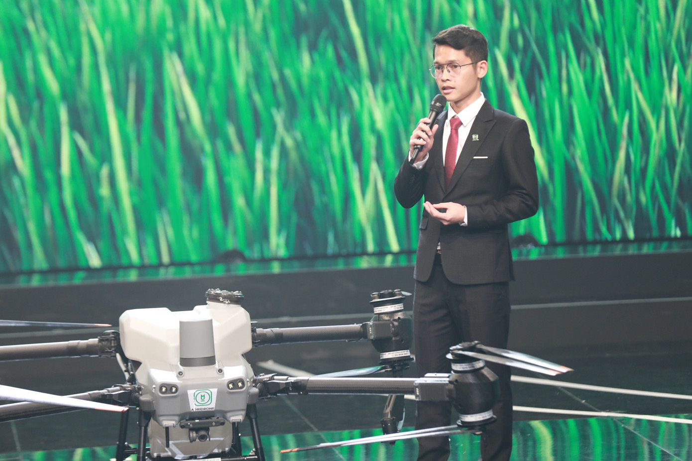 Anh Nguyễn Văn Thiên Vũ - Công ty CP thiết bị bay AgriDrone Việt Nam, Gương mặt trẻ Việt Nam tiêu biểu năm 2022